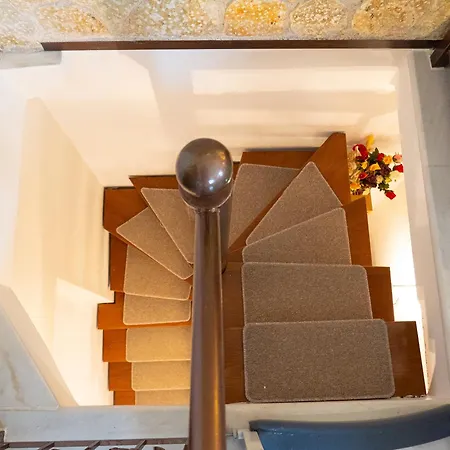 Avgerinos ηome Breakfast Basket Complimentary Amfikleia