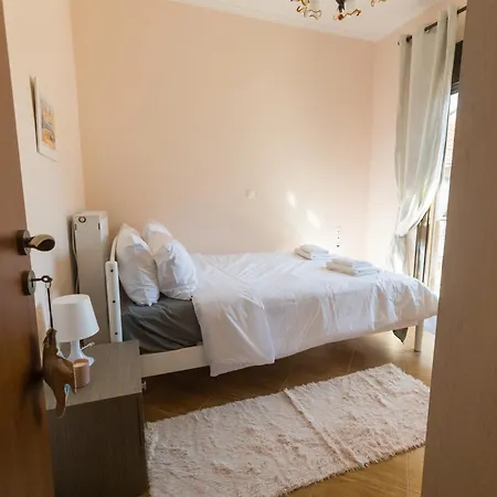 Avgerinos ηome Breakfast Basket Complimentary Amfikleia