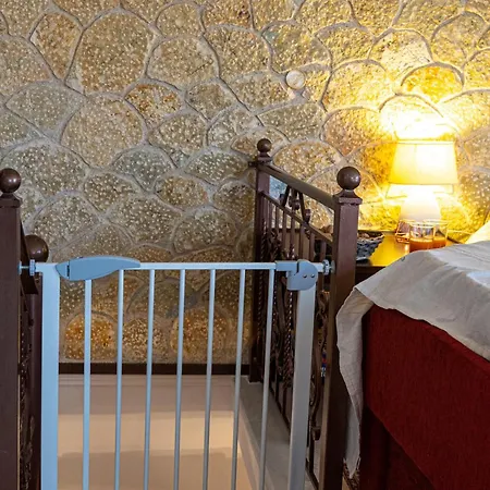 Avgerinos ηome Breakfast Basket Complimentary *