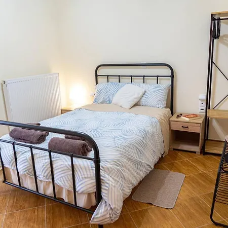 Avgerinos ηome Breakfast Basket Complimentary * Amfikleia